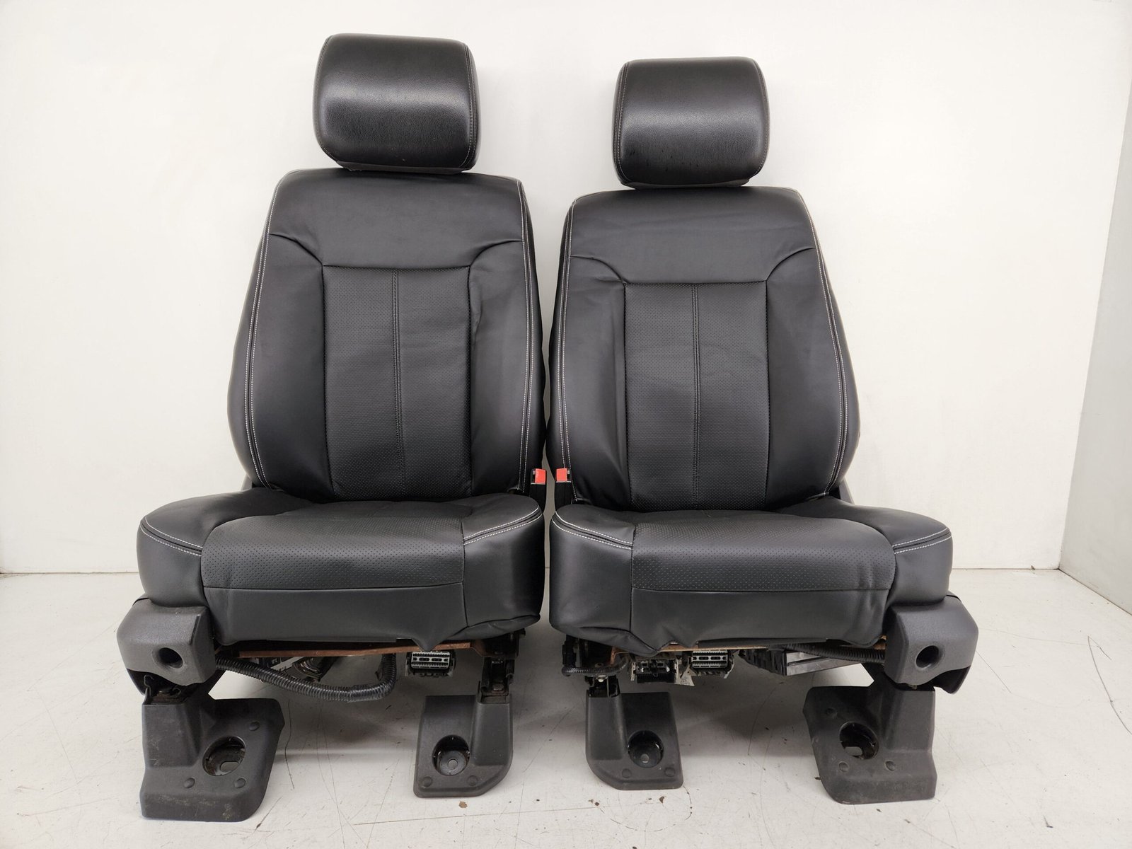 Ford Lariat Power Heated Cooled Bucket Seats (2011-2016) Black