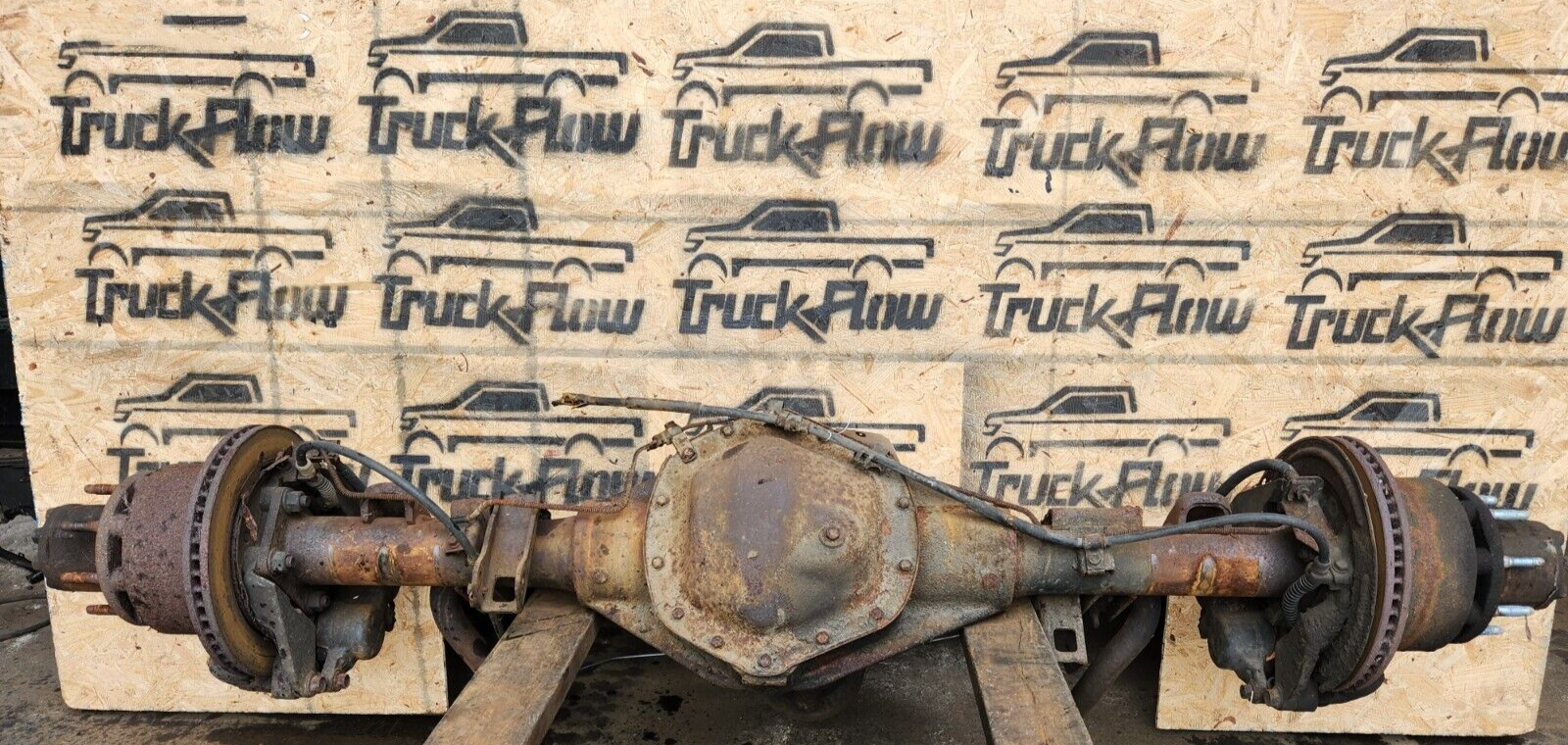 2001-2007 GMC Sierra 3500 Rear Differential Axle Narrow Frame 3.73 GT4 G80 Posi