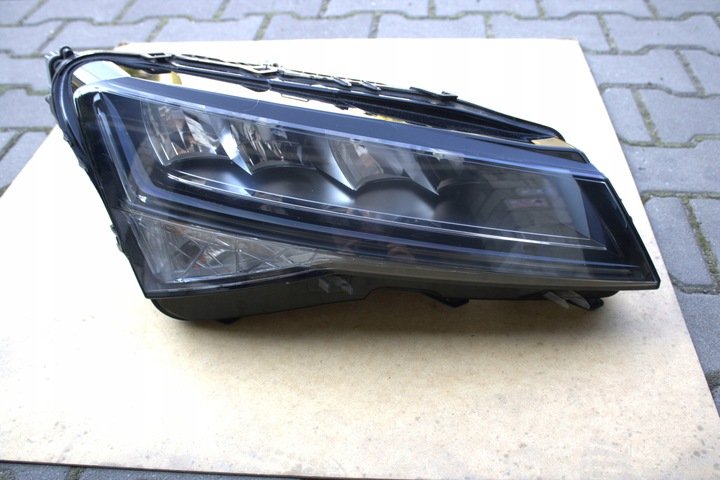 Skoda Superb III Facelift Right Full LED Headlight