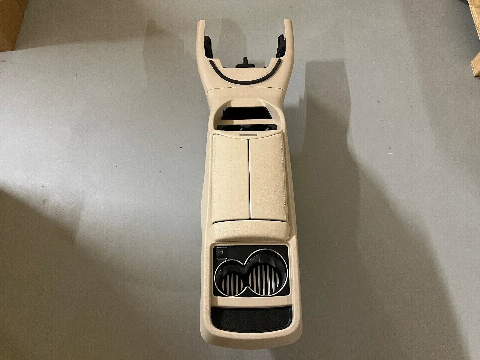 Mercedes V-Class Beige Center Console Refrigerator