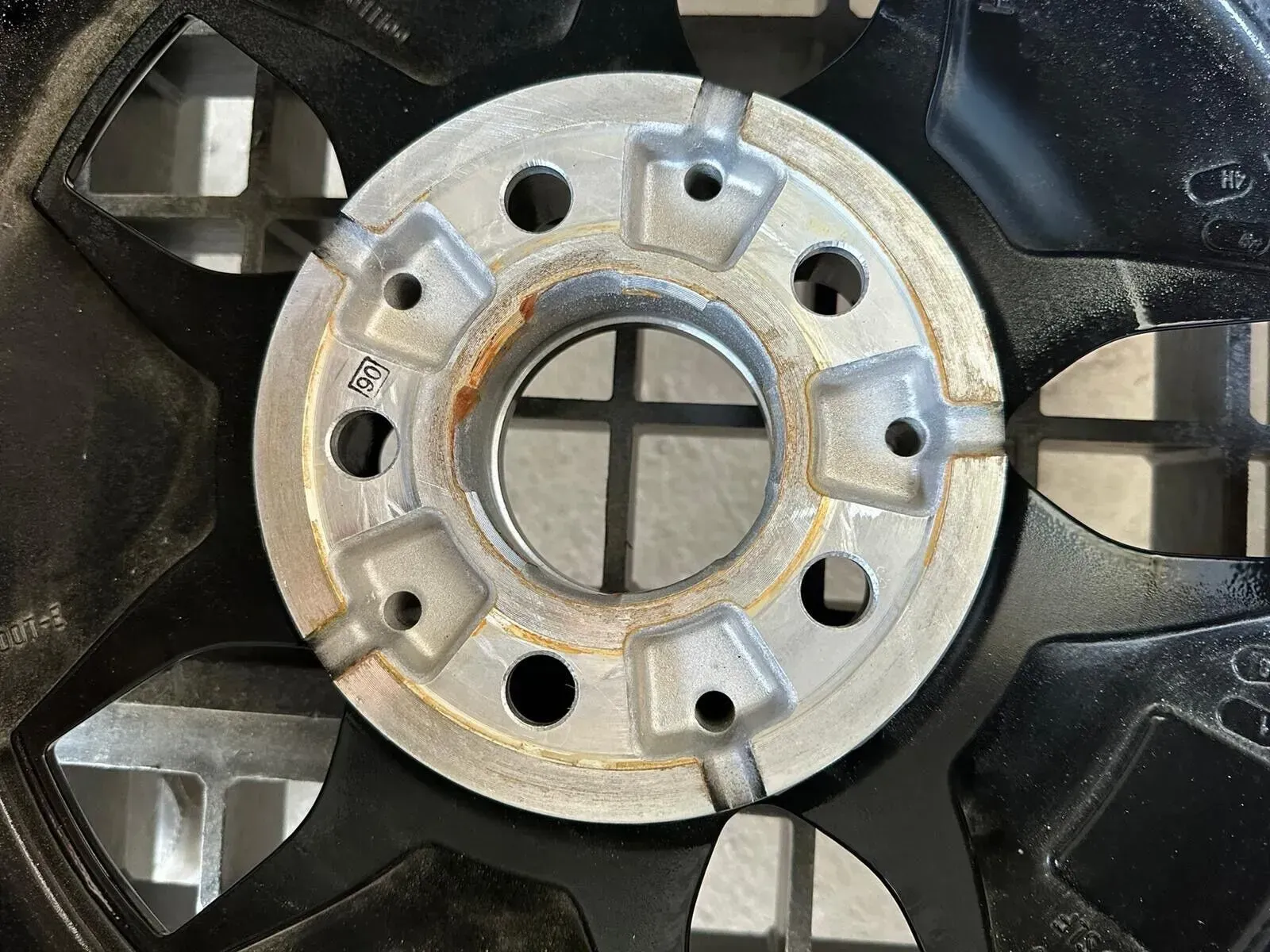 Second image of 4x Mercedes-Benz W447/W448 17" Aluminum Rims A4474015200 7Jx ET51