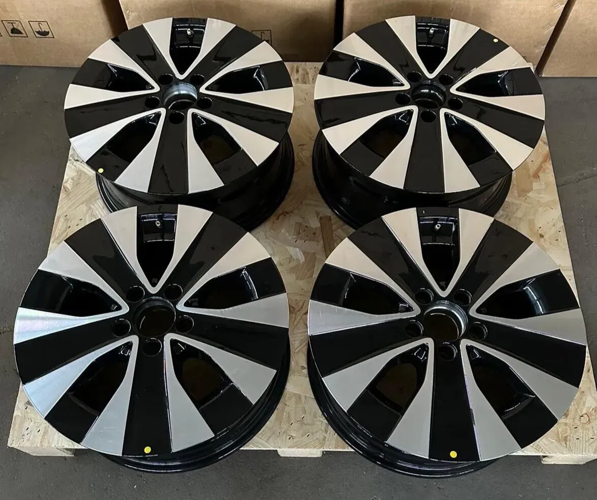 4x Mercedes-Benz W447/W448 17" Aluminum Rims A4474015200 7Jx ET51