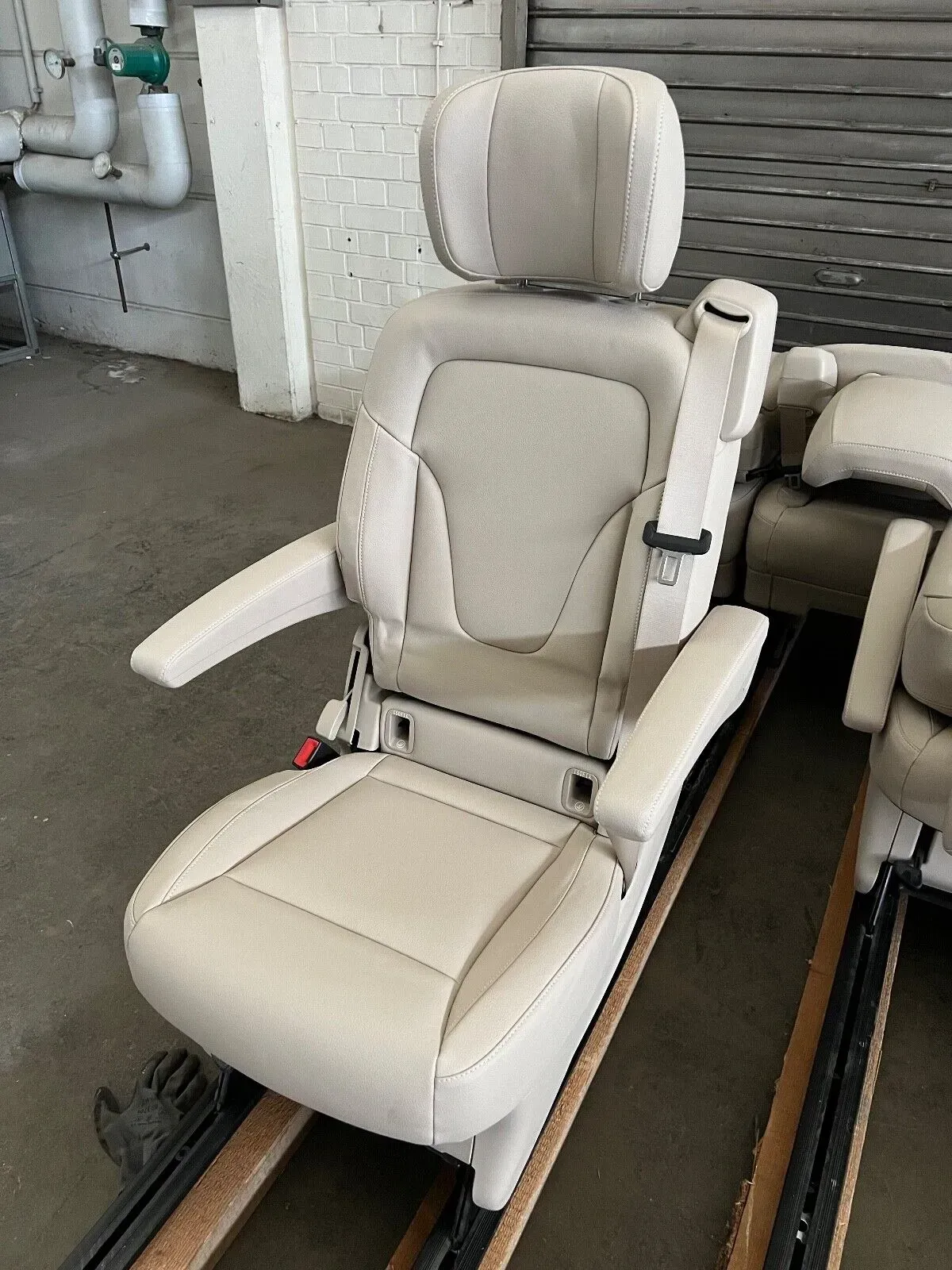 Mercedes-Benz W447/W448 V-Class/Vito Beige Artificial Leather Single Seat NEW